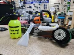 Flora 4 Motor'lu Halı ve Koltuk Yıkama Makinası 3600 Watt ve Yüksek Devirli Koltuk Fırçalama Makinesi